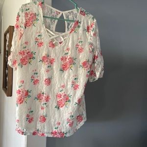 Women’s short-sleeved blouse
